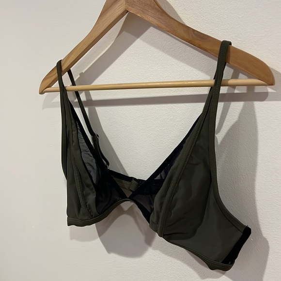 Sexy Sports bra olive Green size medium - Picture 2 of 5